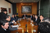 Presidente busca diálogo para evitar crise nos portos