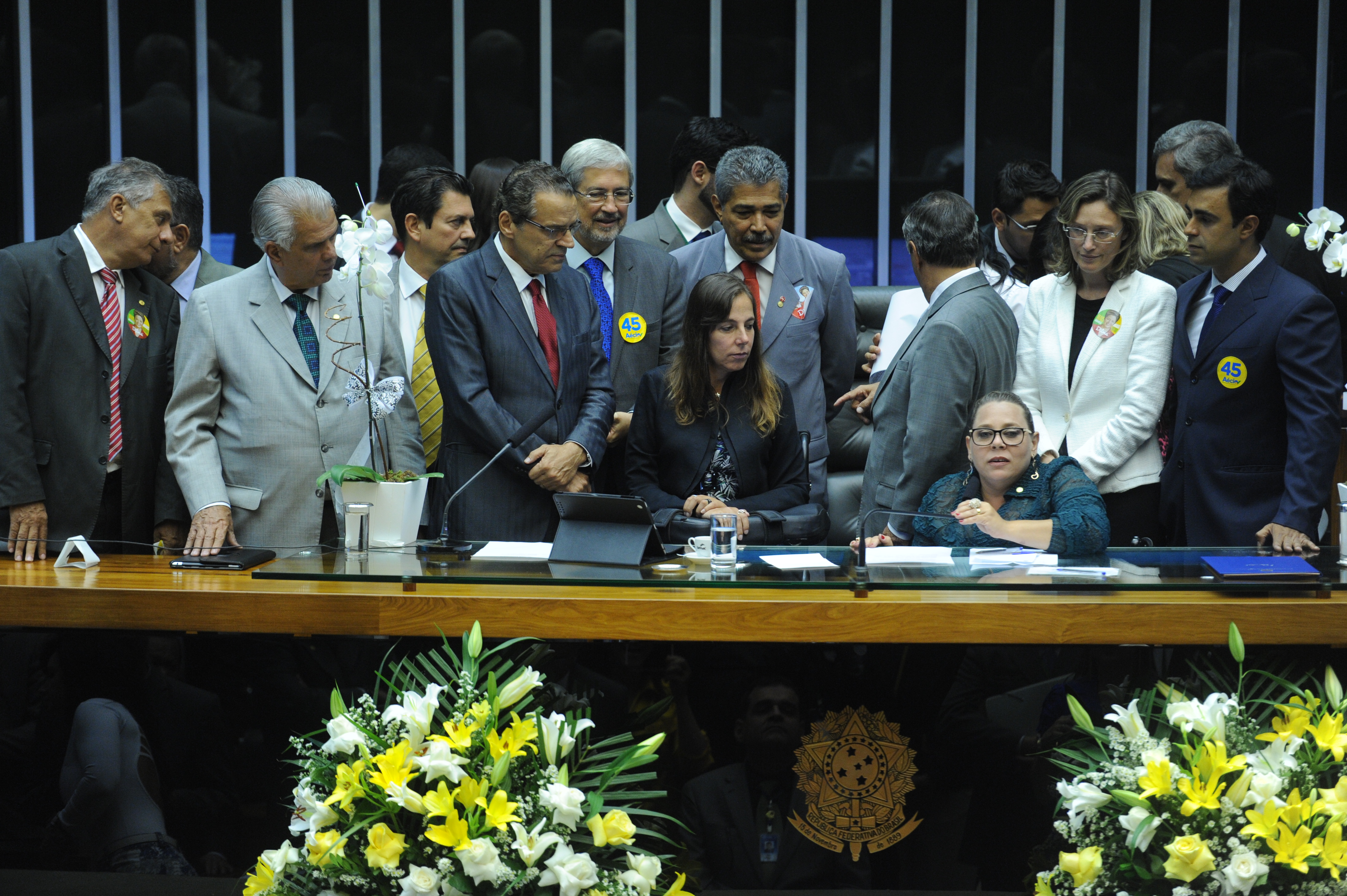 Presidente da Câmara inaugura reforma do Plenário para facilitar acesso de deputados com deficiência