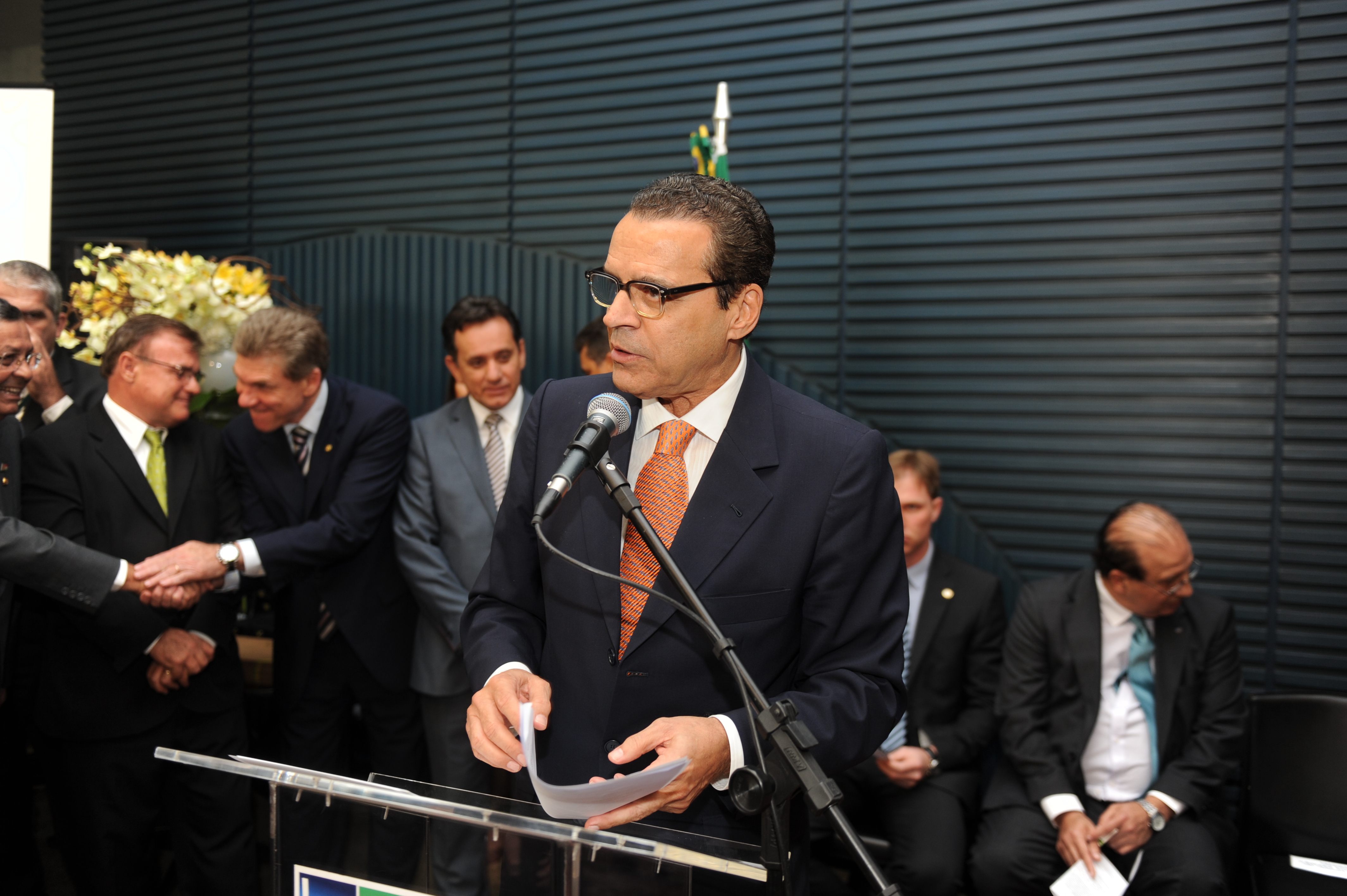 Presidente da Câmara participa de ato para entrega da medalha Júlio Redecker