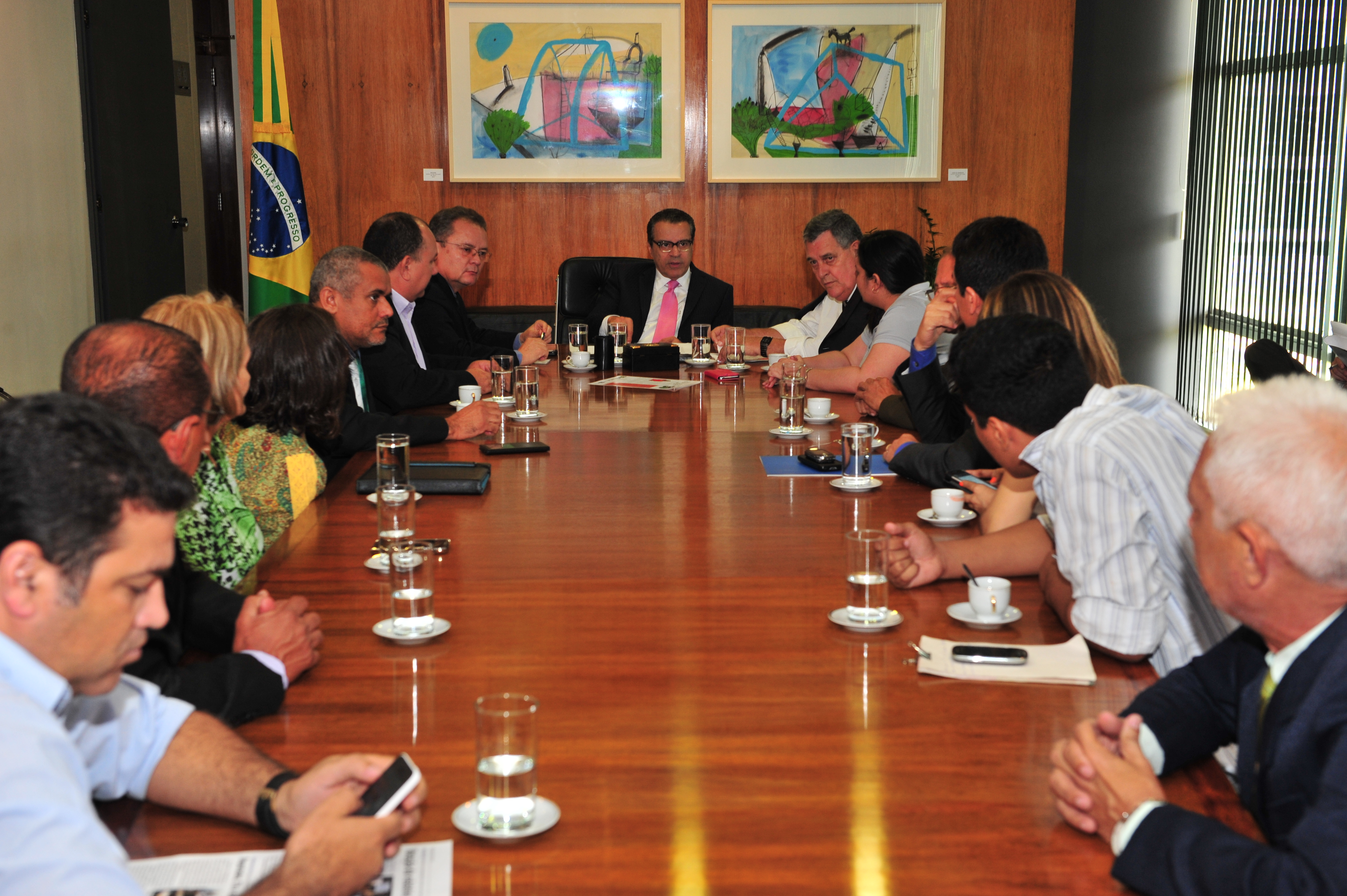 Presidente da Câmara vai negociar acordo para votar jornada de enfermeiros