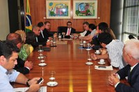 Presidente da Câmara vai negociar acordo para votar jornada de enfermeiros