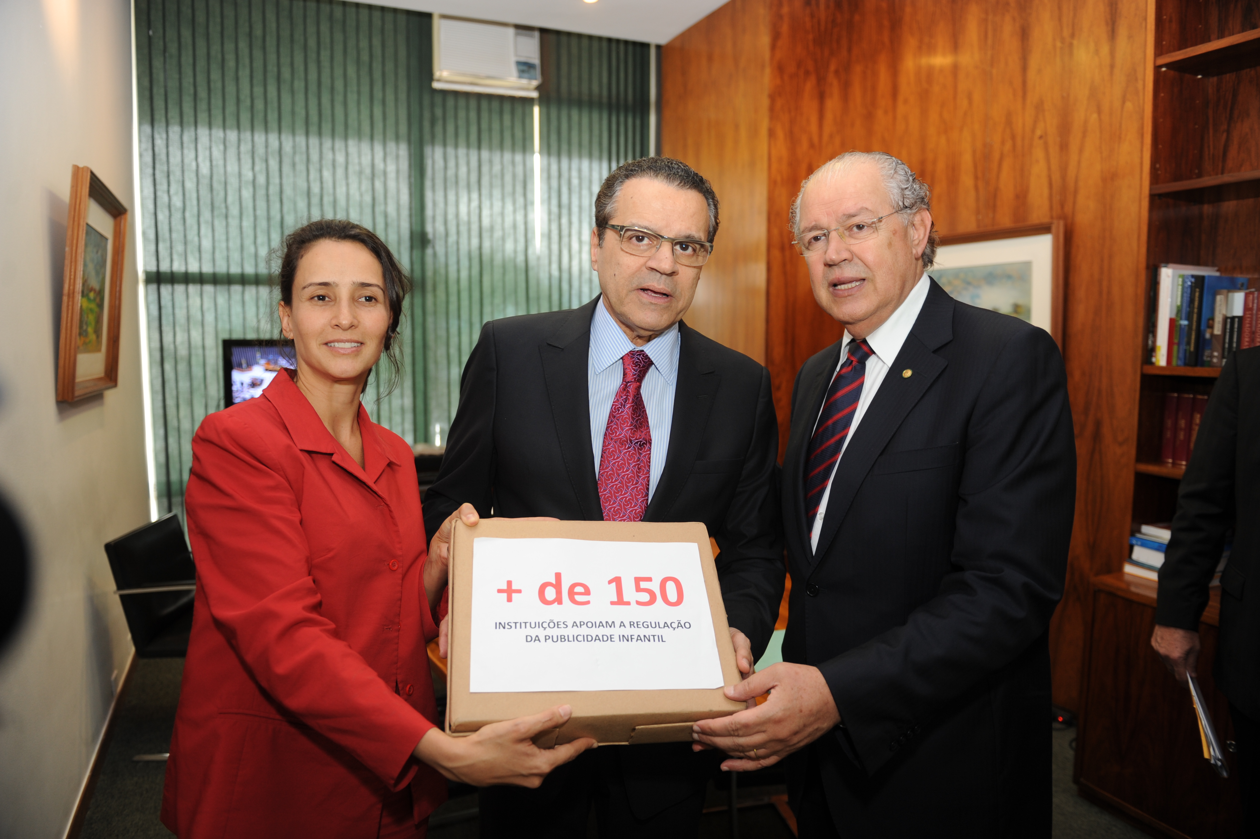 Presidente recebe abaixo-assinado contra publicidade infantil