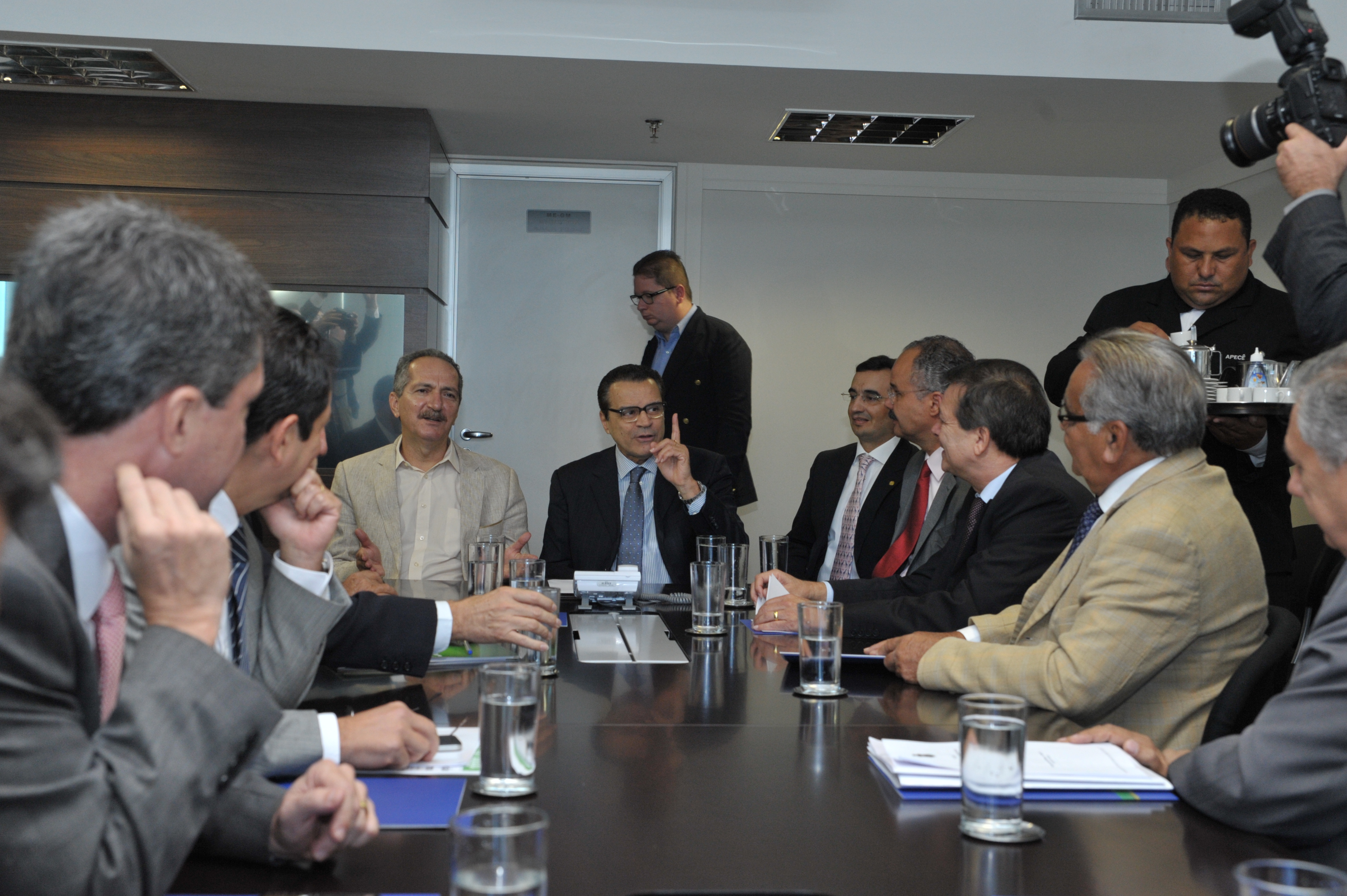 Renegociação de dívidas dos clubes esportivos deverá ser votada neste ano, diz Henrique Alves