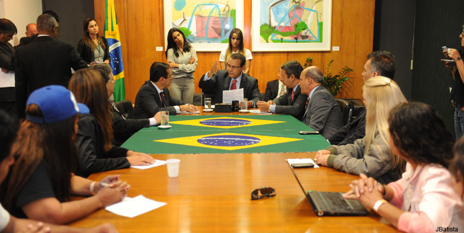 Henrique Alves  vai negociar urgência para CPI sobre maus-tratos contra animais