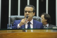 Alves propõe acordo para votar piso dos agentes de saúde no dia 5 de novembro