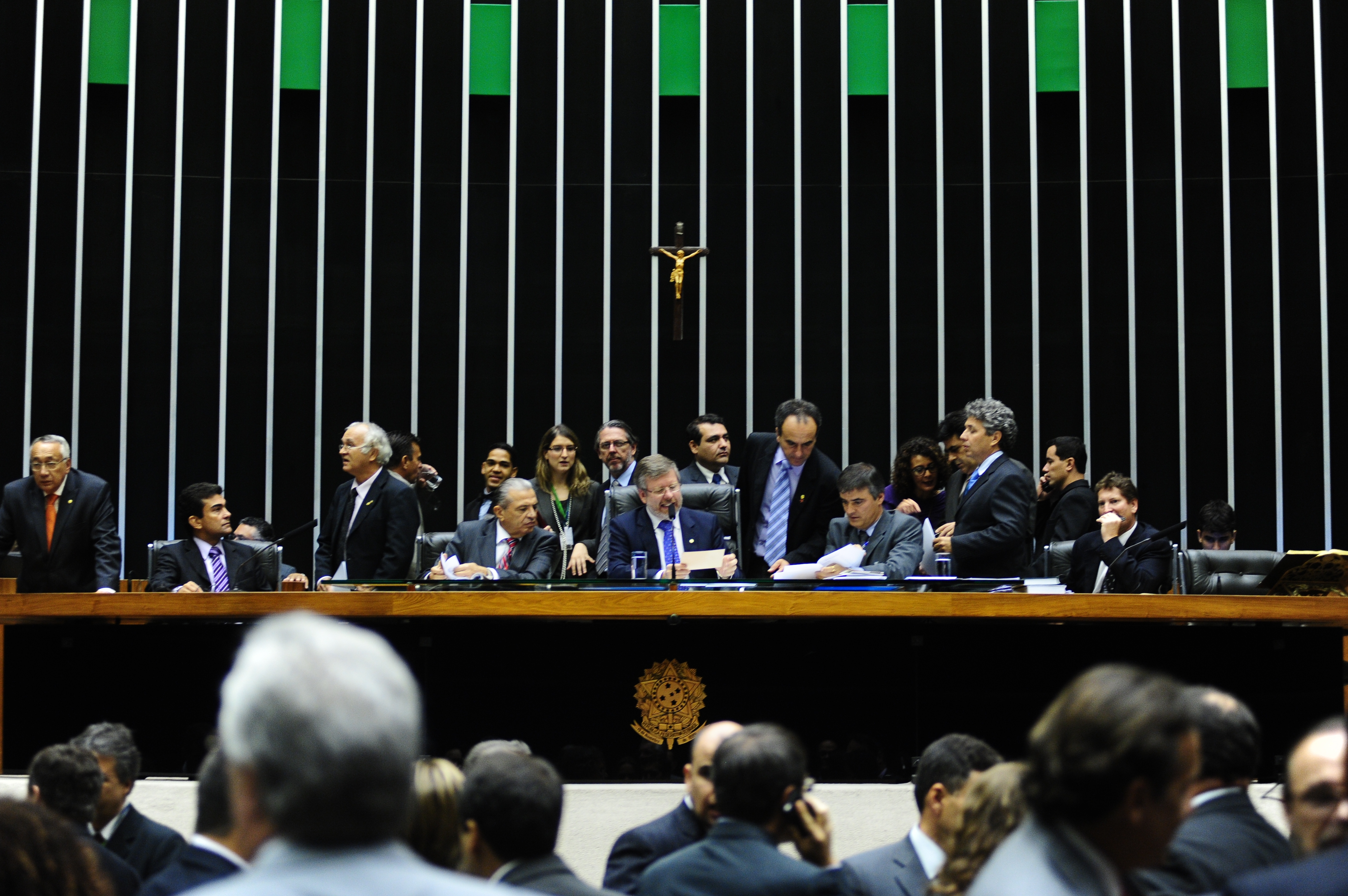 Câmara aprova dois projetos de interesse das mulheres