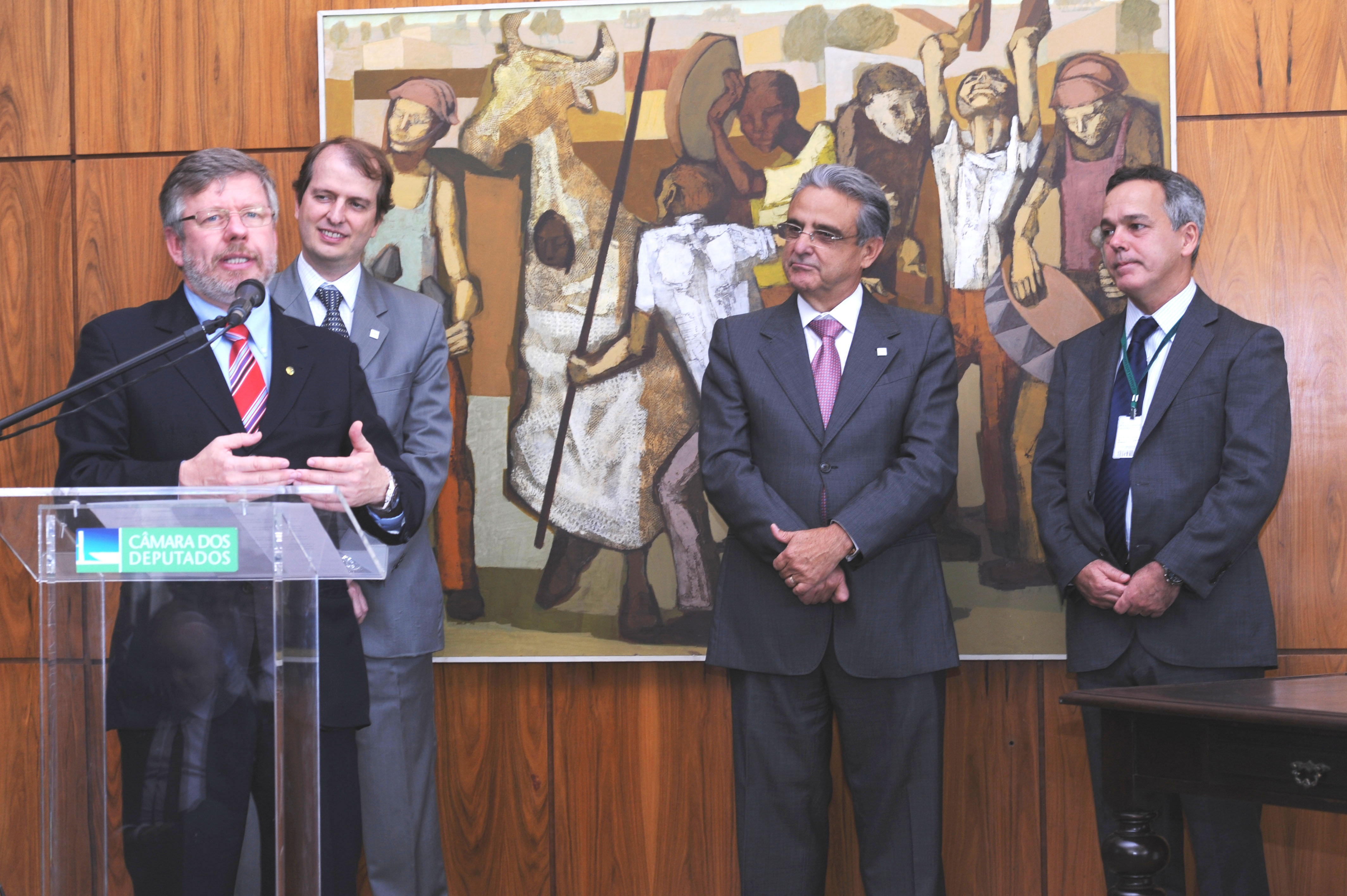 Marco Maia assina acordo de cooperação técnica entre Câmara e CNI