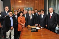 Marco Maia assina expansão da Rede Legislativa de TV Digital