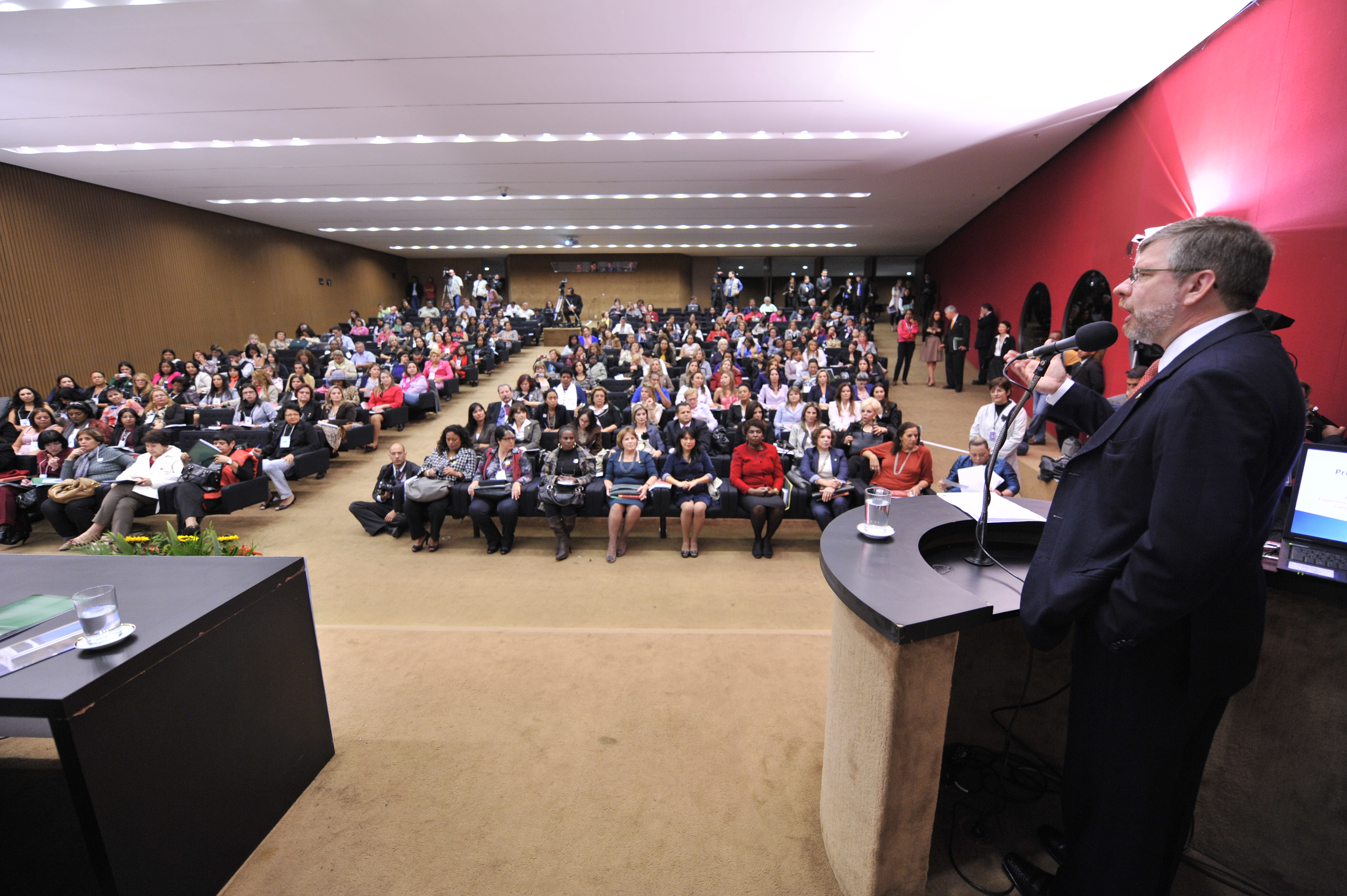 Marco Maia defende ampliação de espaços para mulheres na política