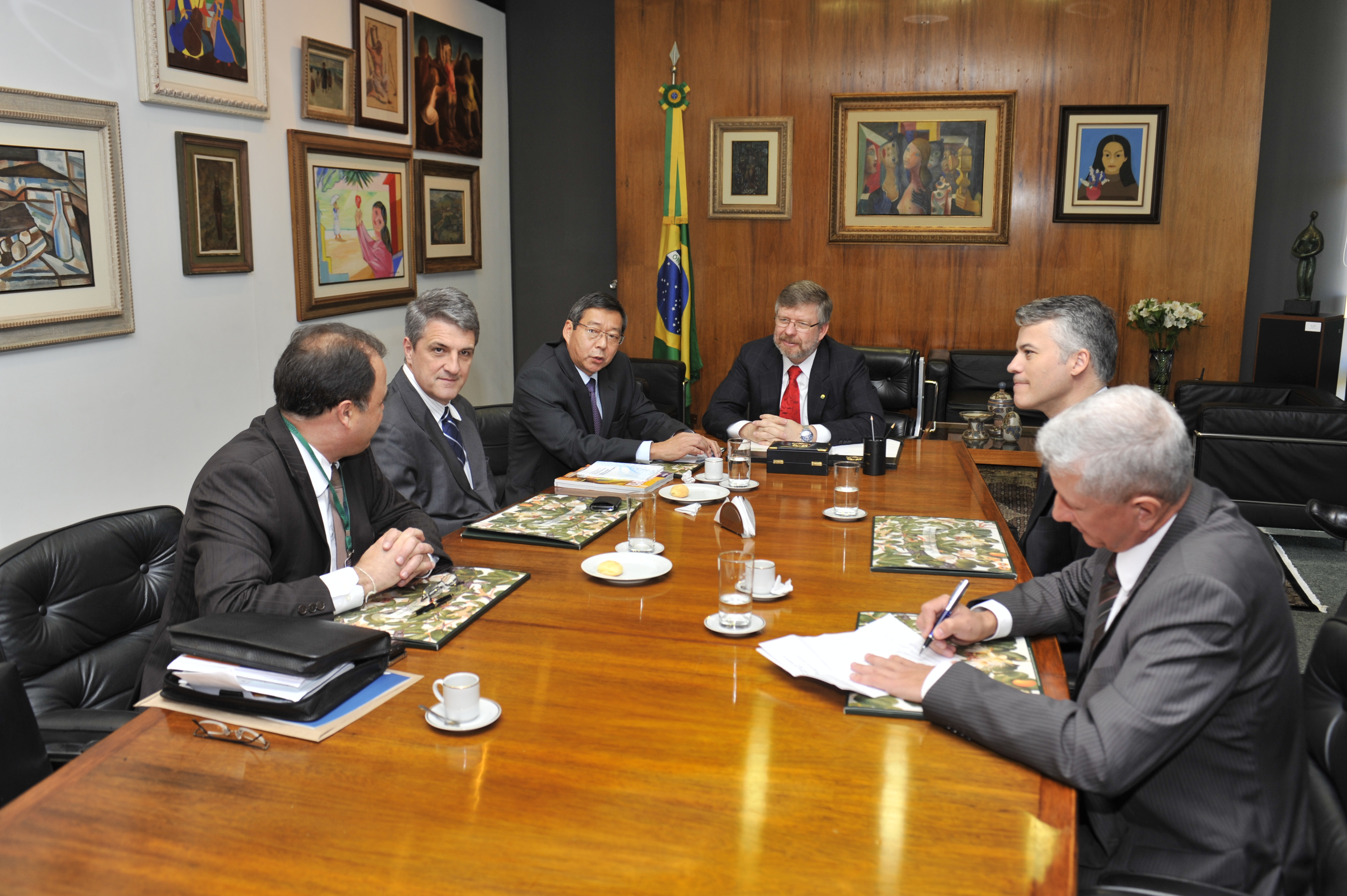 Marco Maia discute com setor supermercadista impactos de novas regras tributárias 