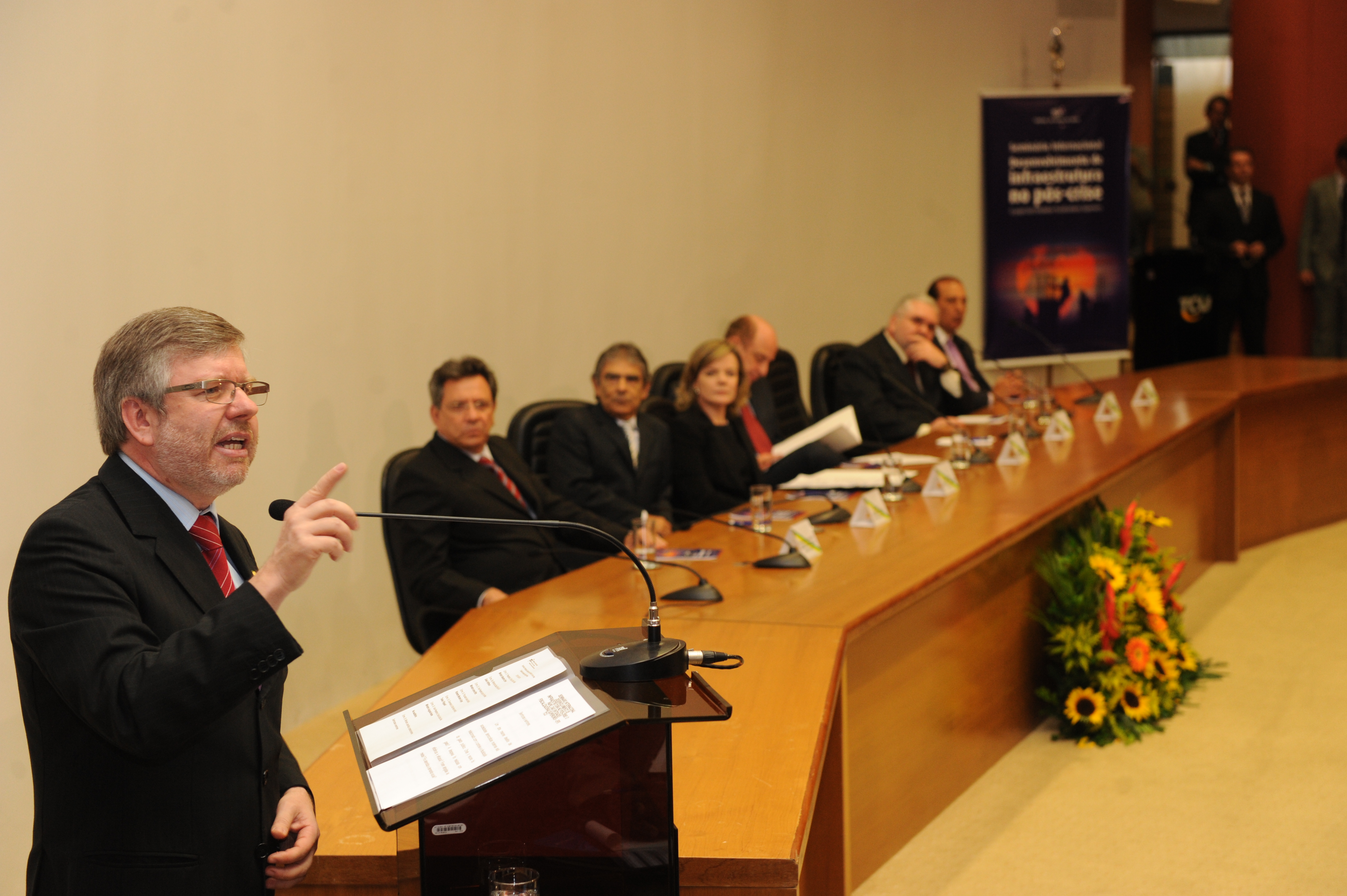 Marco Maia participa de seminário internacional sobre desenvolvimento de infraestrutura no pós-crise