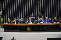 Marco Maia preside Sessão Solene em homenagem aos 90 anos do jornal Folha de São Paulo