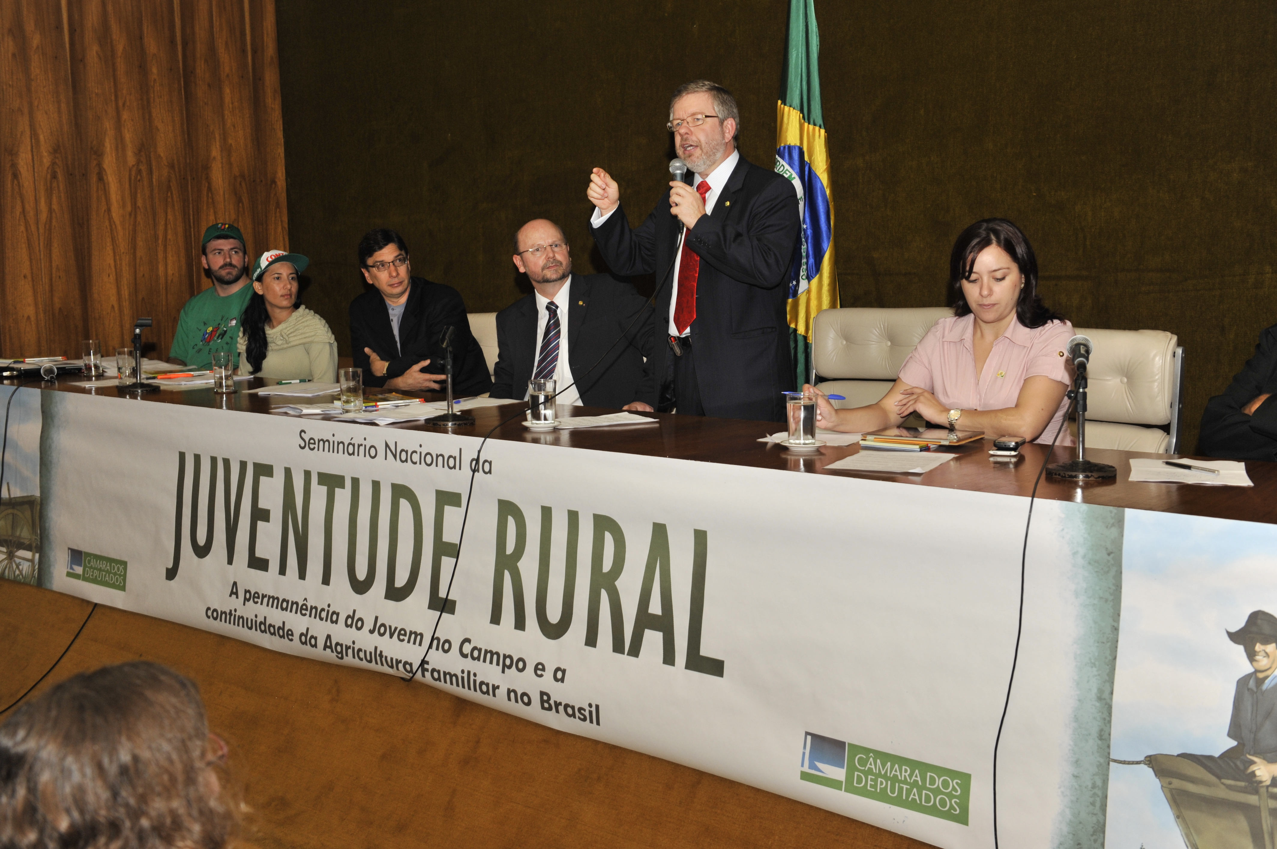 Marco Maia prestigia abertura de seminário Nacional da Juventude Rural