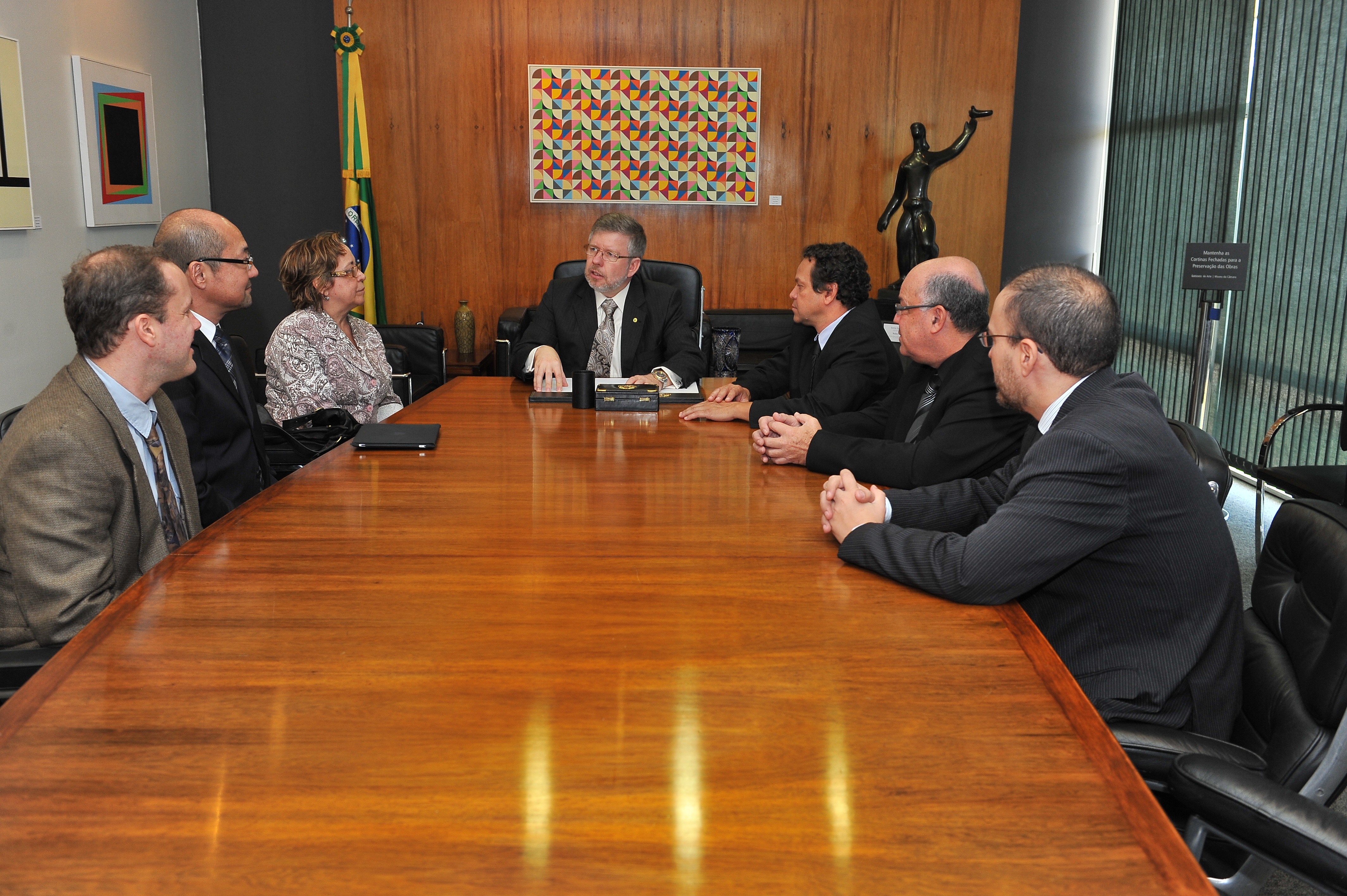 Marco Maia recebe fotógrafos para discutir projeto de lei da categoria