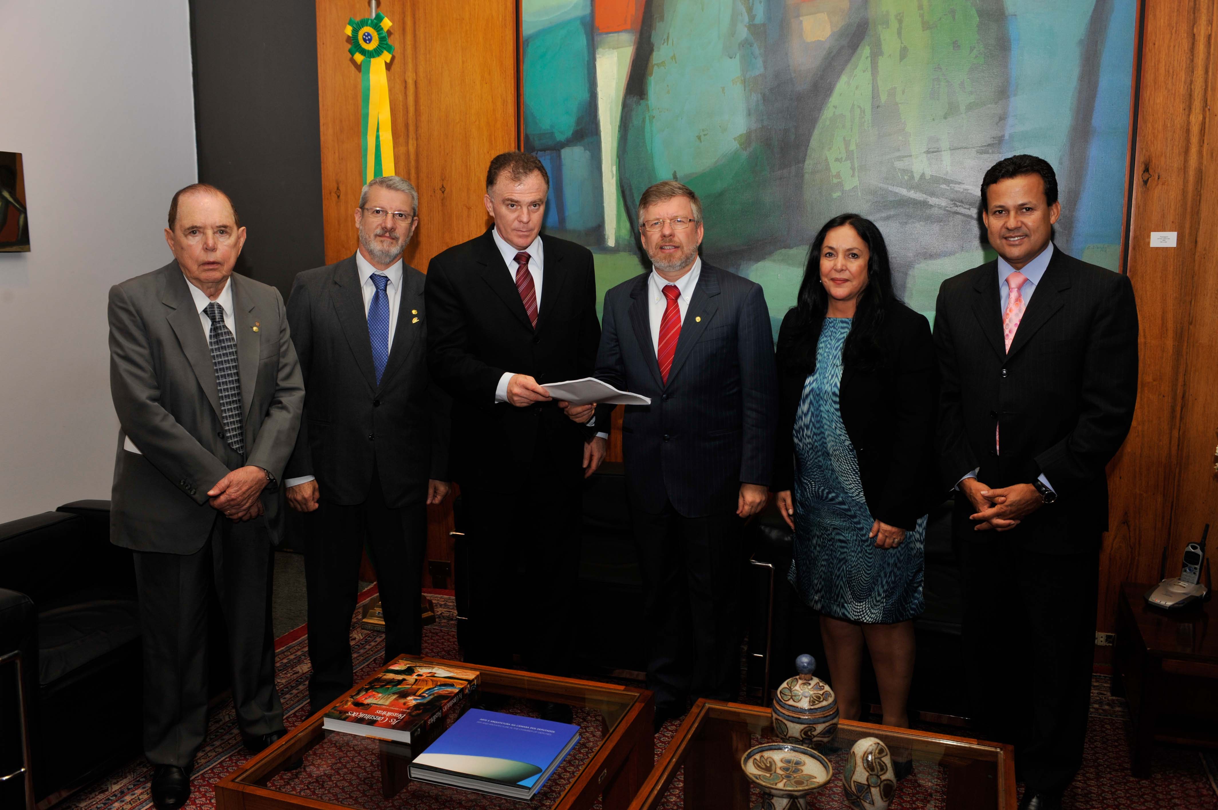 Marco Maia recebe o governador do Espírito Santo