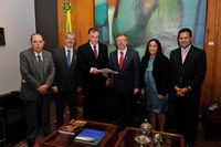 Marco Maia recebe o governador do Espírito Santo