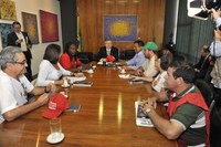 Marco Maia recebe representantes da Jornada Nacional de Lutas