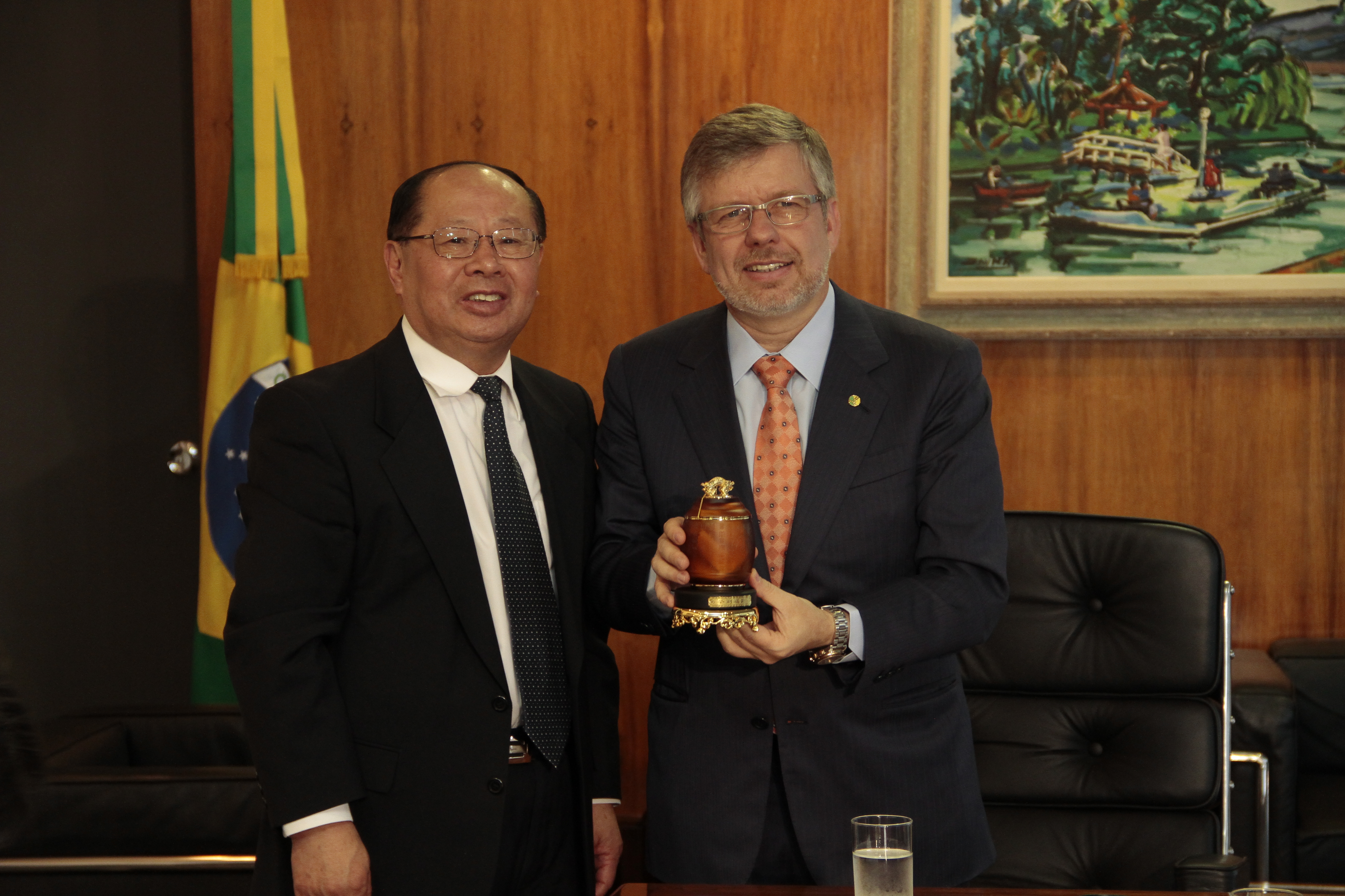 Marco Maia reúne-se com membros da Comissão de Constituição e Justiça da Assembleia Popular da China