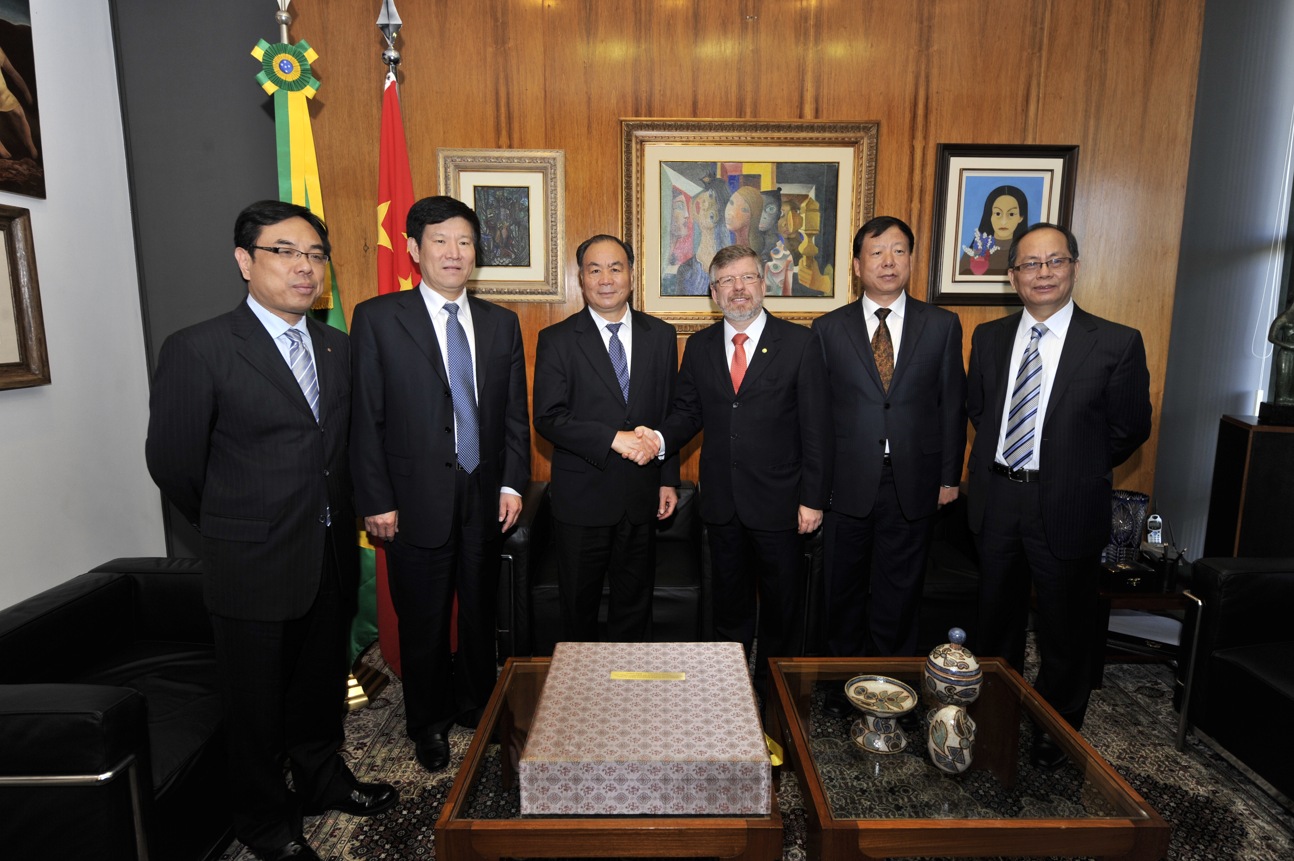 Marco Maia reúne-se com membros do Partido Comunista da China