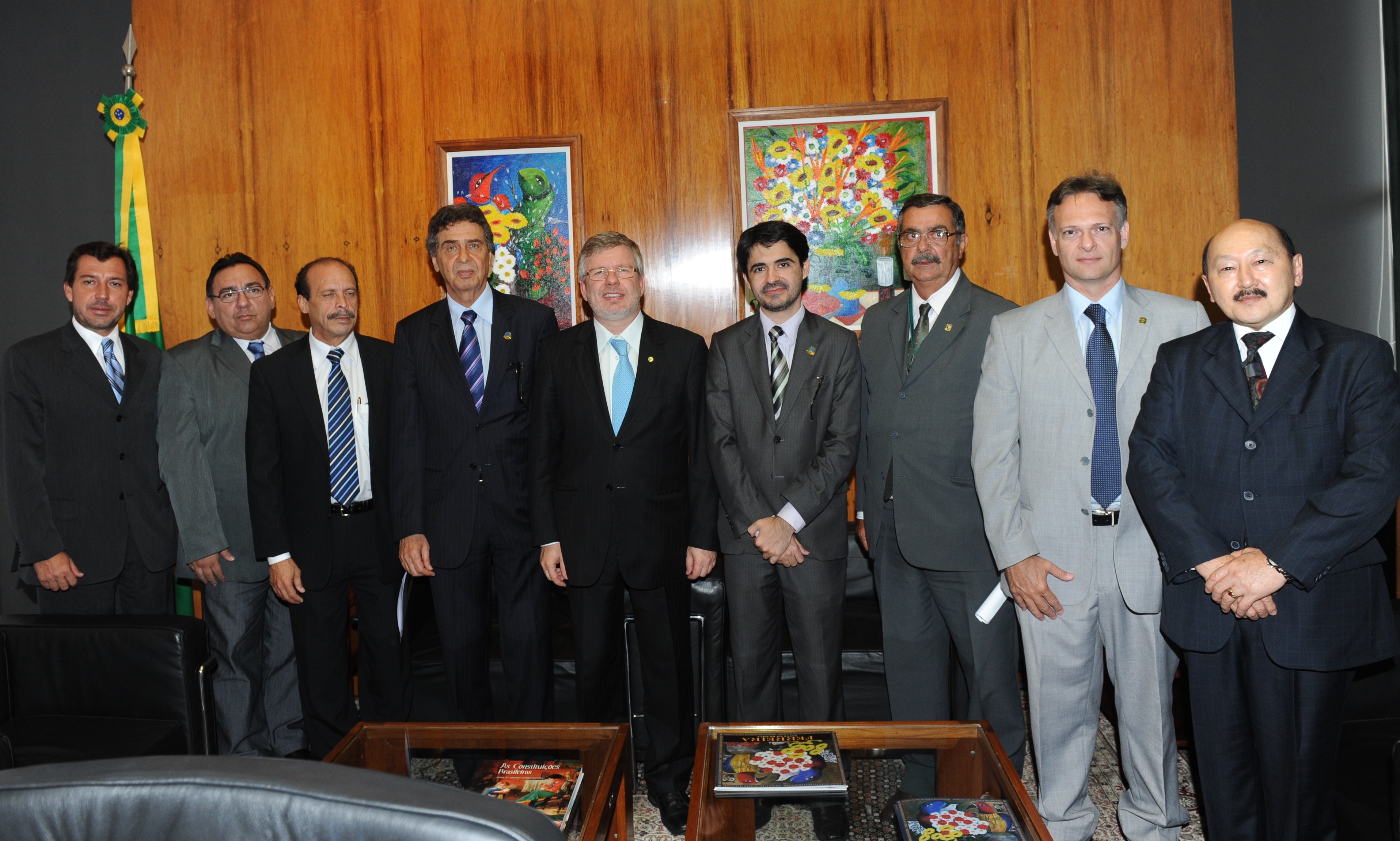 Parlamentares pedem criação de comissão especial para tratar da PEC 37/2011