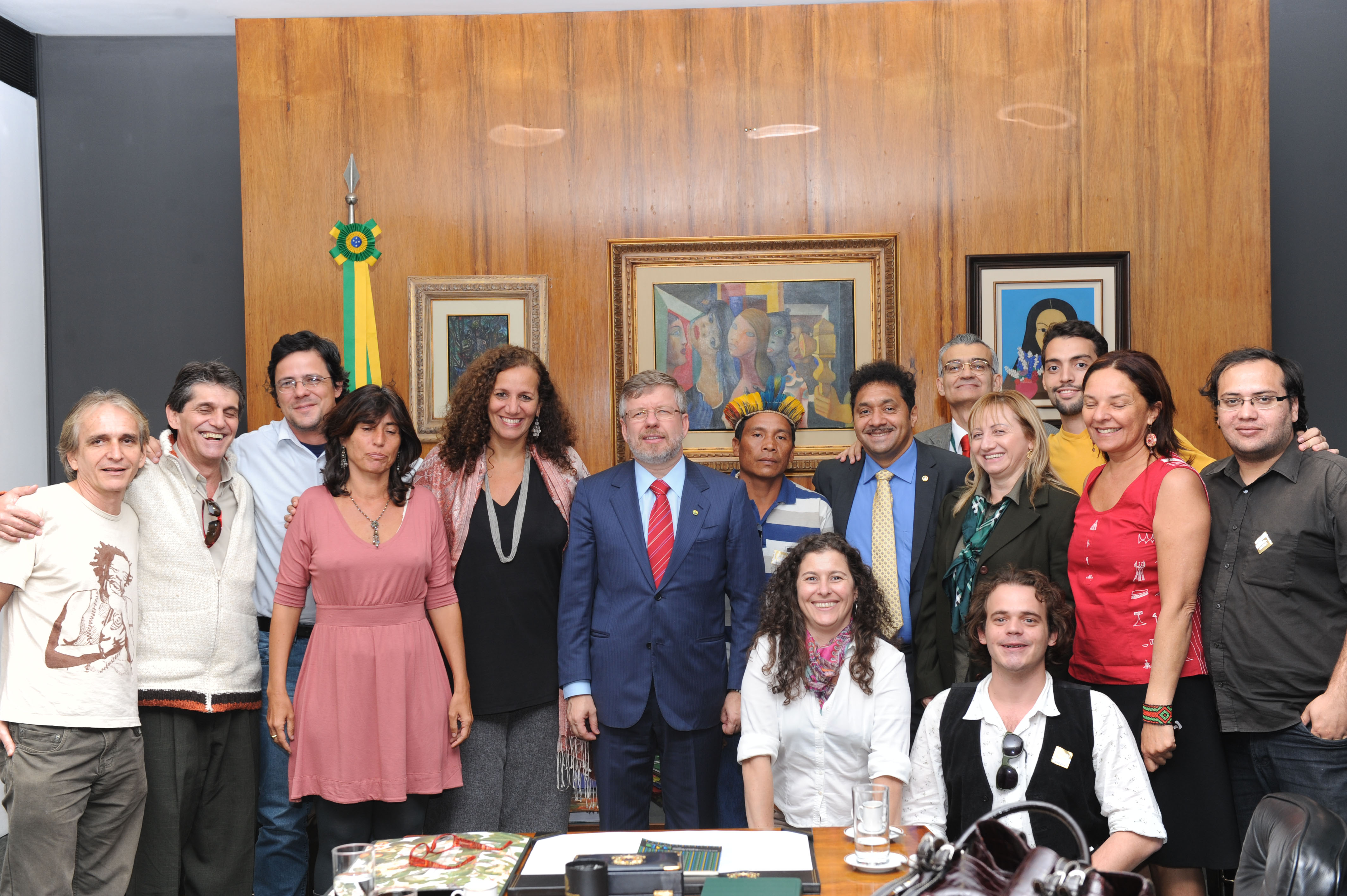 Parlamentares pedem votação do vale-cultura