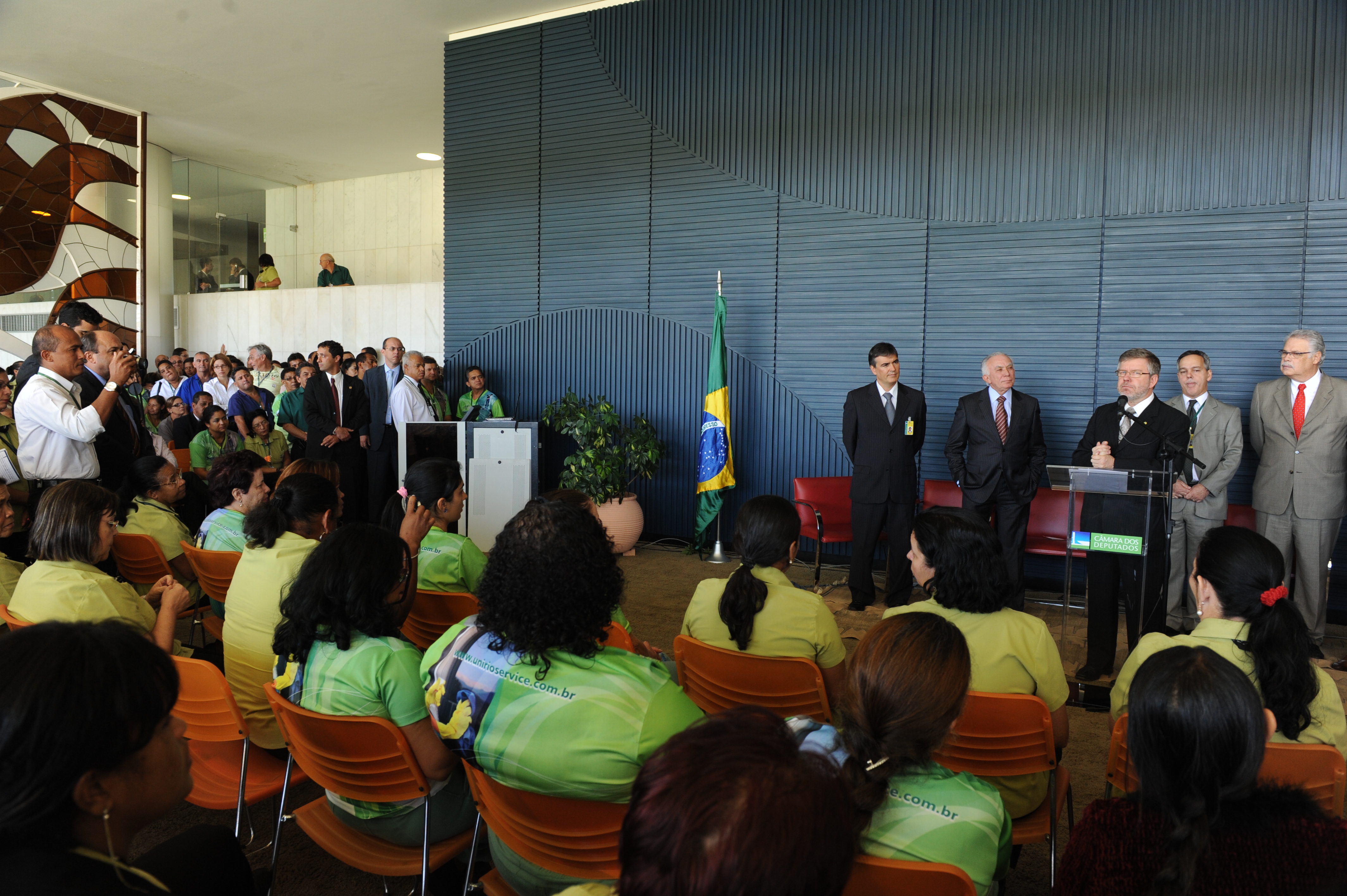 Presidente assina acordo de cooperação entre Câmara e SESC