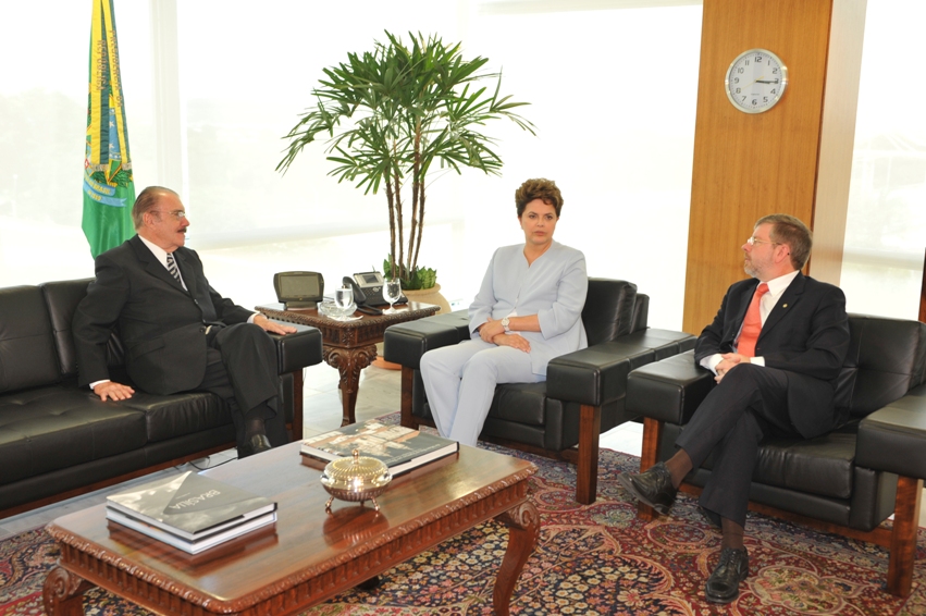 Presidente da Câmara anuncia criação de comissões no Congresso para discutir reforma política