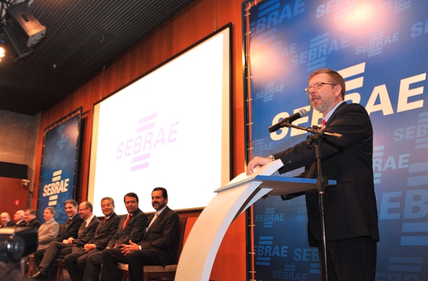 Presidente da Câmara prestigia posse de novos dirigentes do Sebrae Nacional