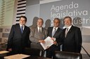Presidente da Câmara recebe a Agenda Legislativa da Indústria 2011