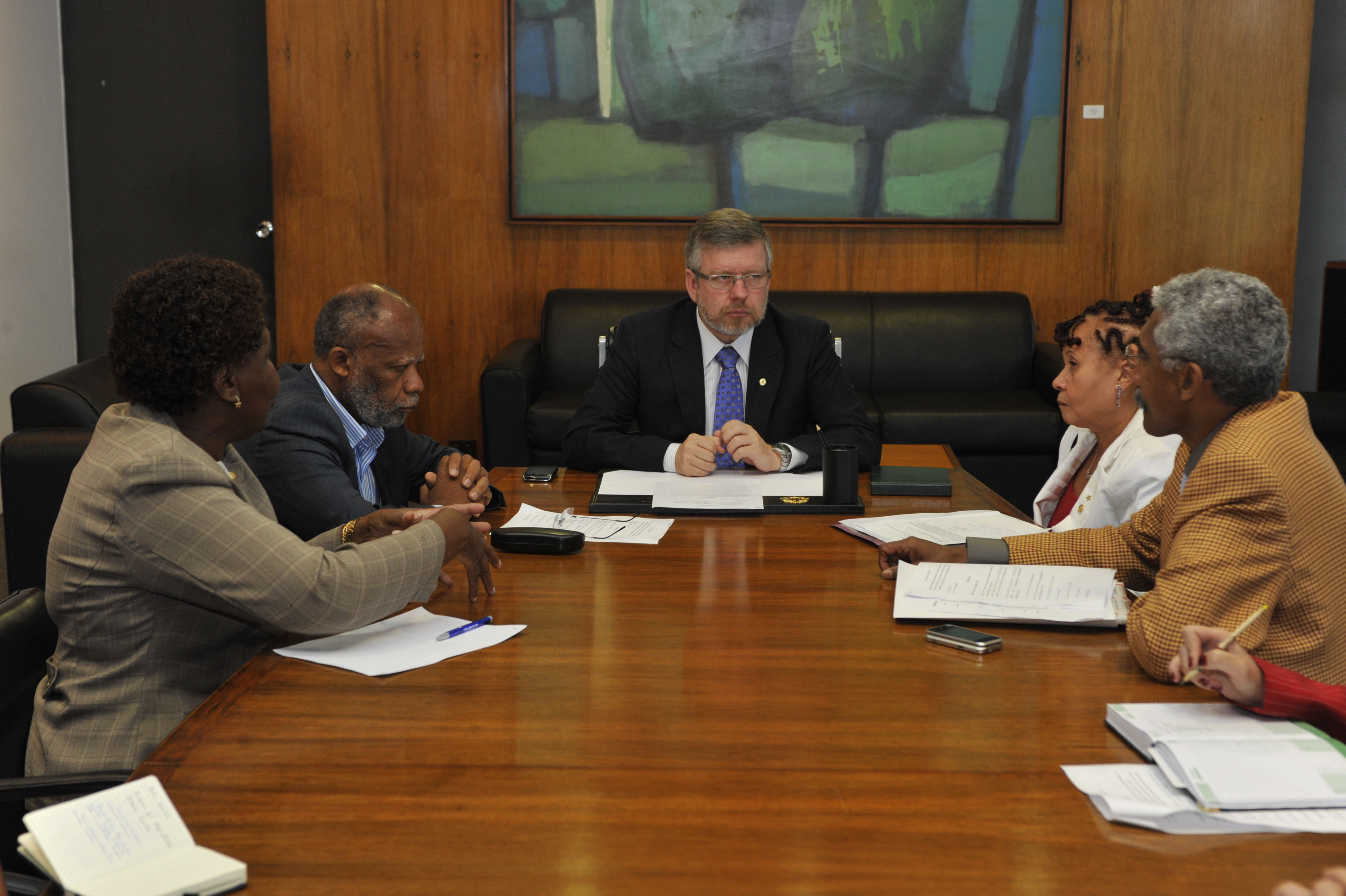 Presidente da Câmara recebe representantes do Núcleo de Parlamentares Afrodescendentes do PT