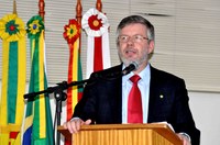 Presidente Marco Maia ministra aula magna em universidade gaúcha