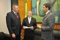 Presidente Marco Maia recebe lista de assinaturas a favor do Código Florestal