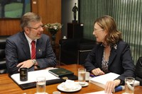 Presidente recebe Ministra da Secretaria dos Direitos Humanos