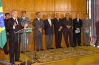 Câmara lança obra que relembra trajetória de Franco Montoro