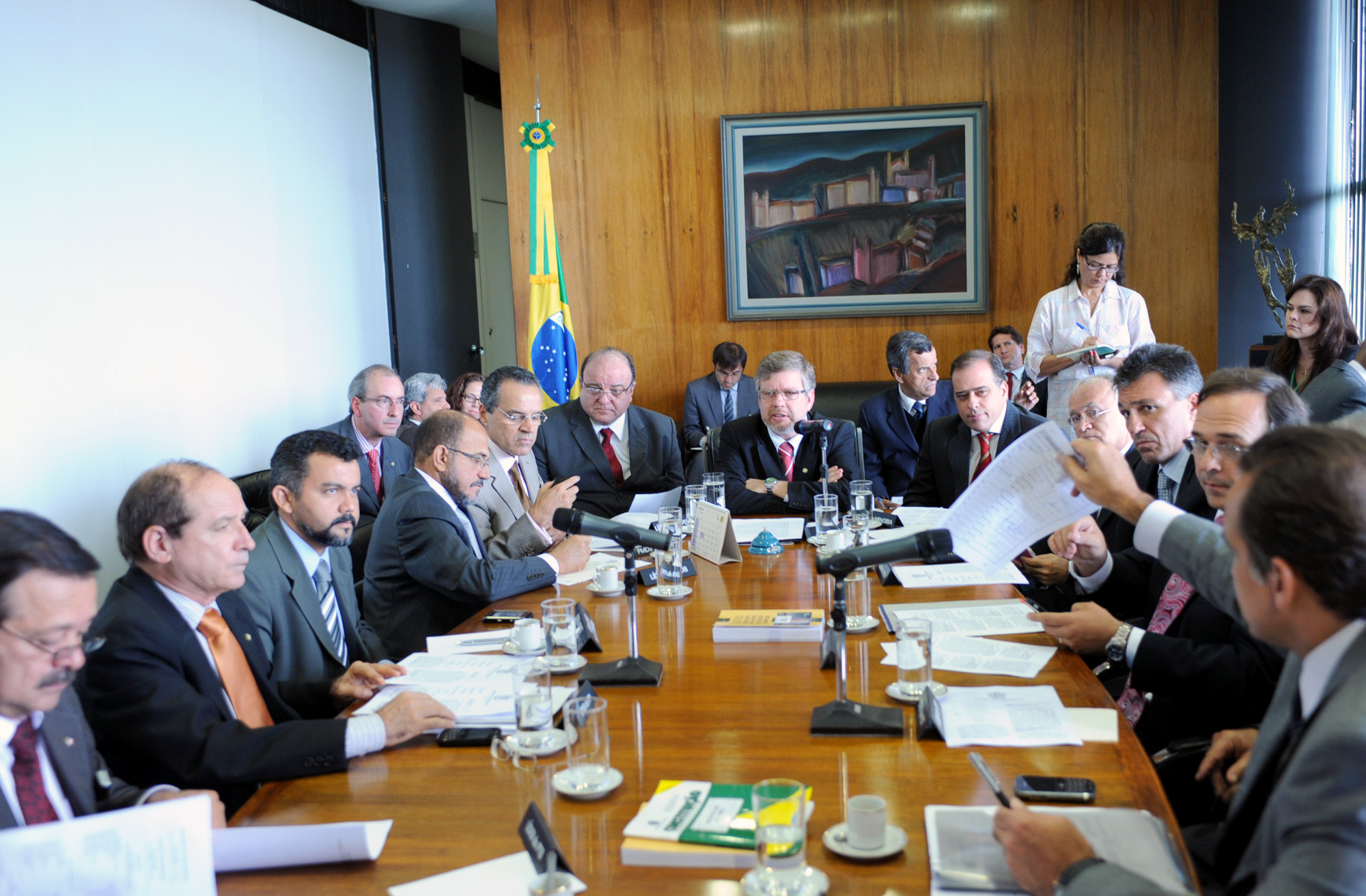 Colégio de Líderes decide concentrar as votações em MPs 