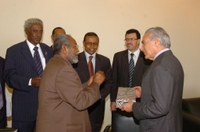 Deputados sudaneses visitam Câmara