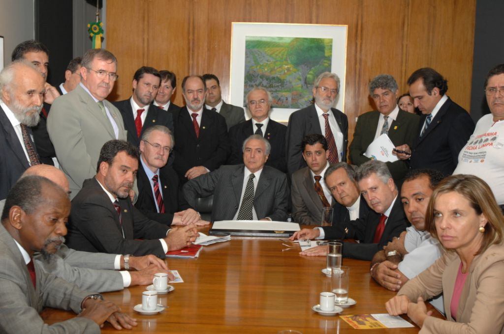 Ficha Limpa volta ao plenário na próxima terça-feira (04/05)