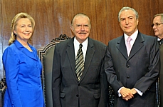 Hillary Clinton reúne-se com Temer e Sarney