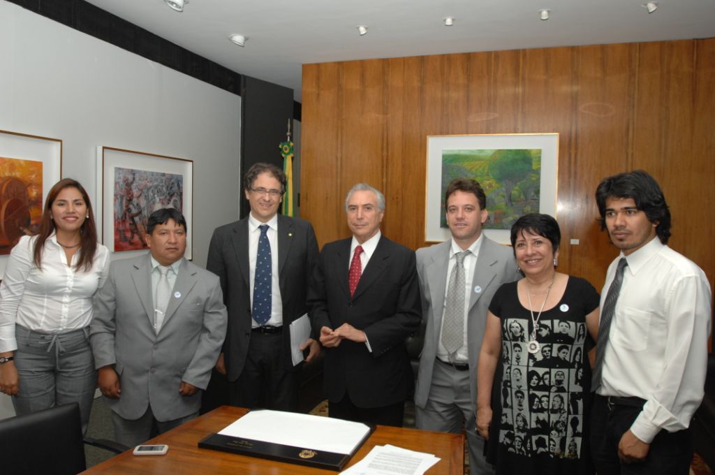 Imigrantes permanentes querem exercer direitos políticos no Brasil