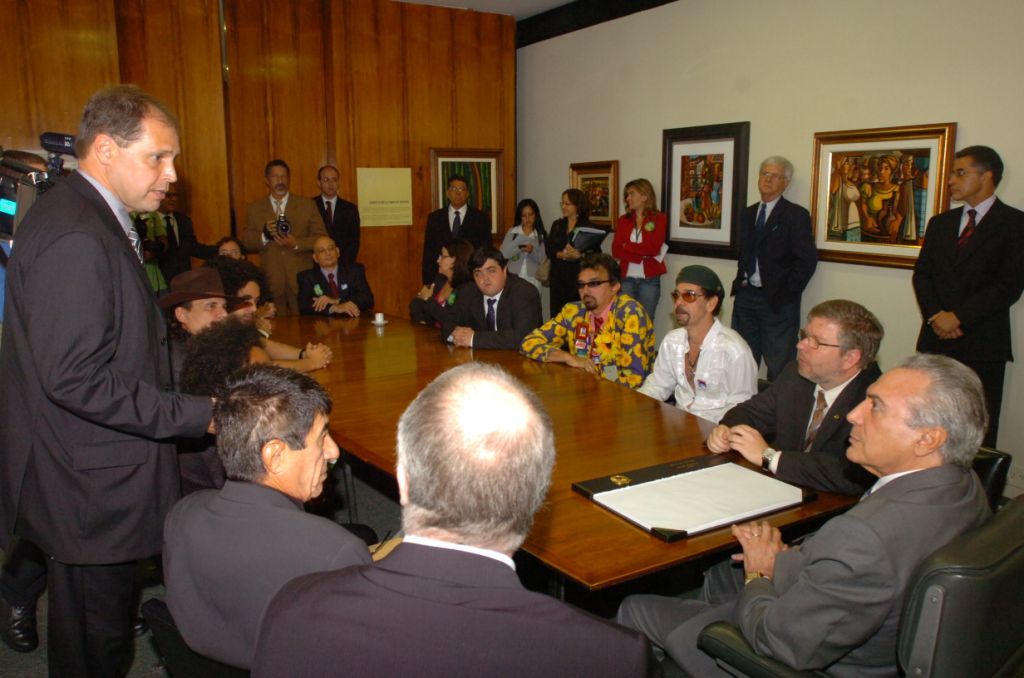 Músicos reúnem-se com Temer