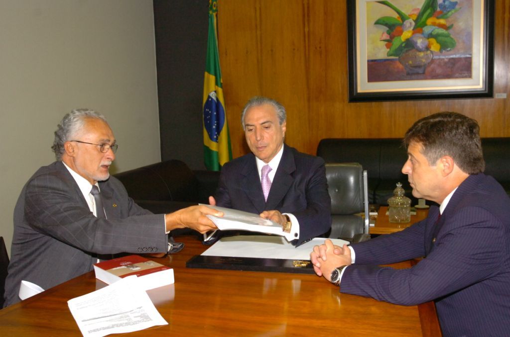 PL que regulamenta direito à informação entrará em pauta