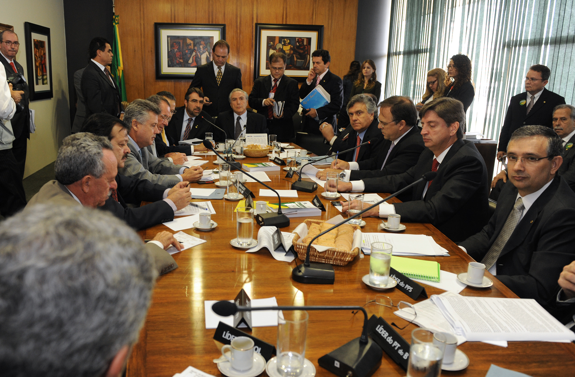 Plenário retoma votações do pré-sal