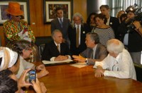 Projeto da nova lei de incentivo à Cultura é entregue a Michel Temer