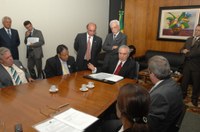 Redução de jornada para enfermagem: Saúde alerta para aumento de custos