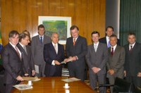 Temer discute redução de jornada com empresários varejistas 