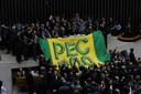Temer fecha acordo e Câmara aprova PEC 300