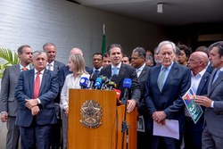 ”Segurança pública é um tema que nos une”, afirma Hugo Motta ao receber PEC