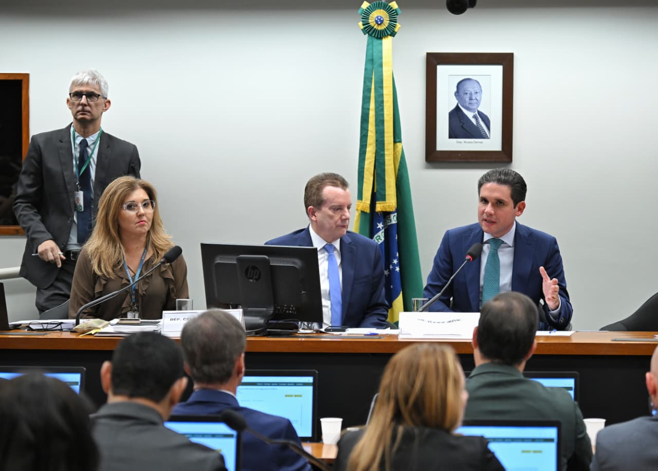 Hugo Motta instala comissão que vai analisar PEC da Segurança Publica