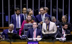 Hugo Motta pauta e aprova oito projetos em defesa da educação e da proteção das crianças em um só dia