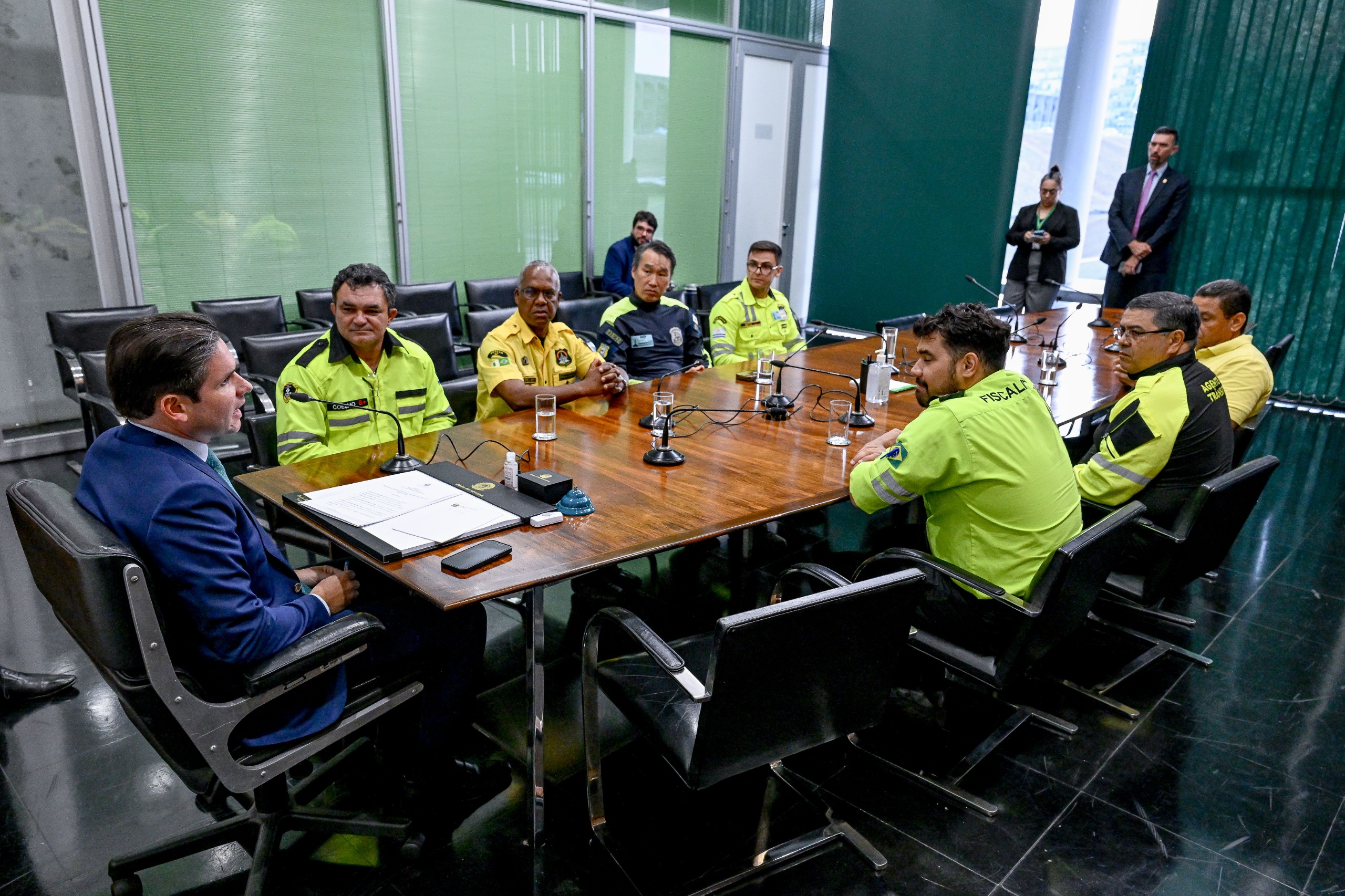 Proposta que valoriza agentes de trânsito e guardas municipais recebe apoio de Motta